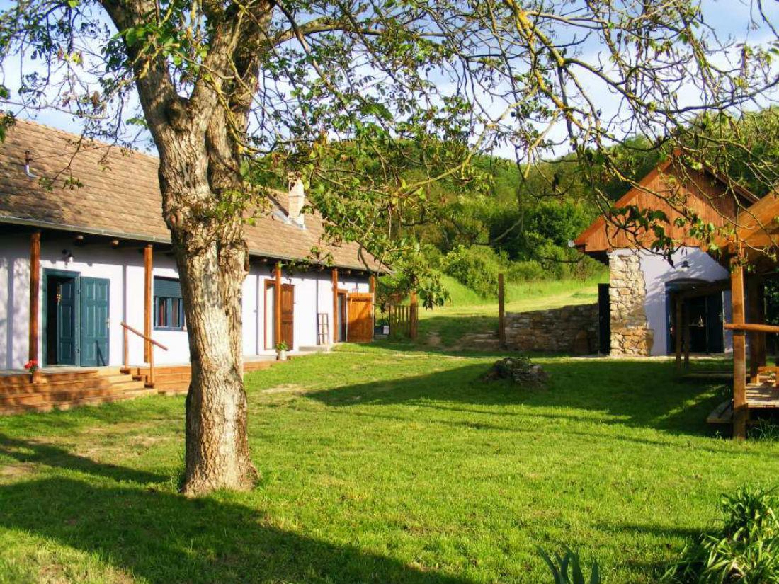 Bakancstanya Ketbodony Exterior foto